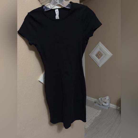 ALO Yoga Classic Black Mini Dress - Picture 3 of 13
